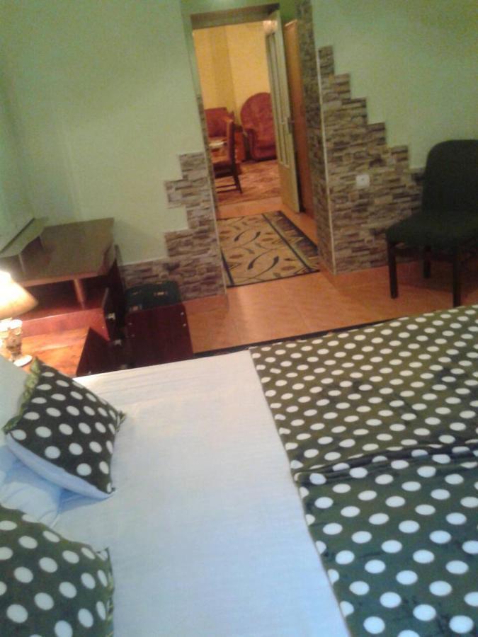 Apartment Narine 耶烈万 外观 照片